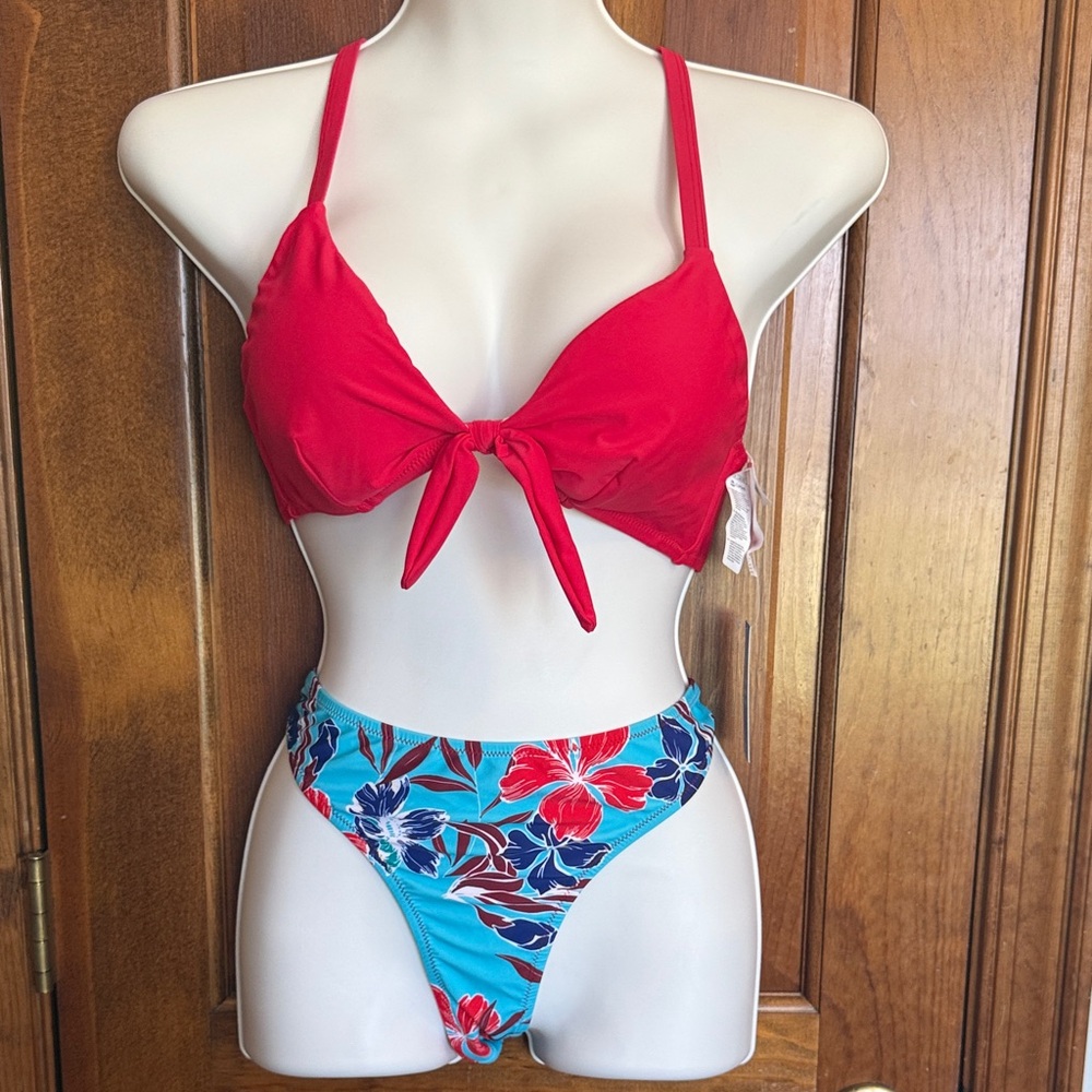 Cupshe Vibrant Red and Blue Floral Bikini